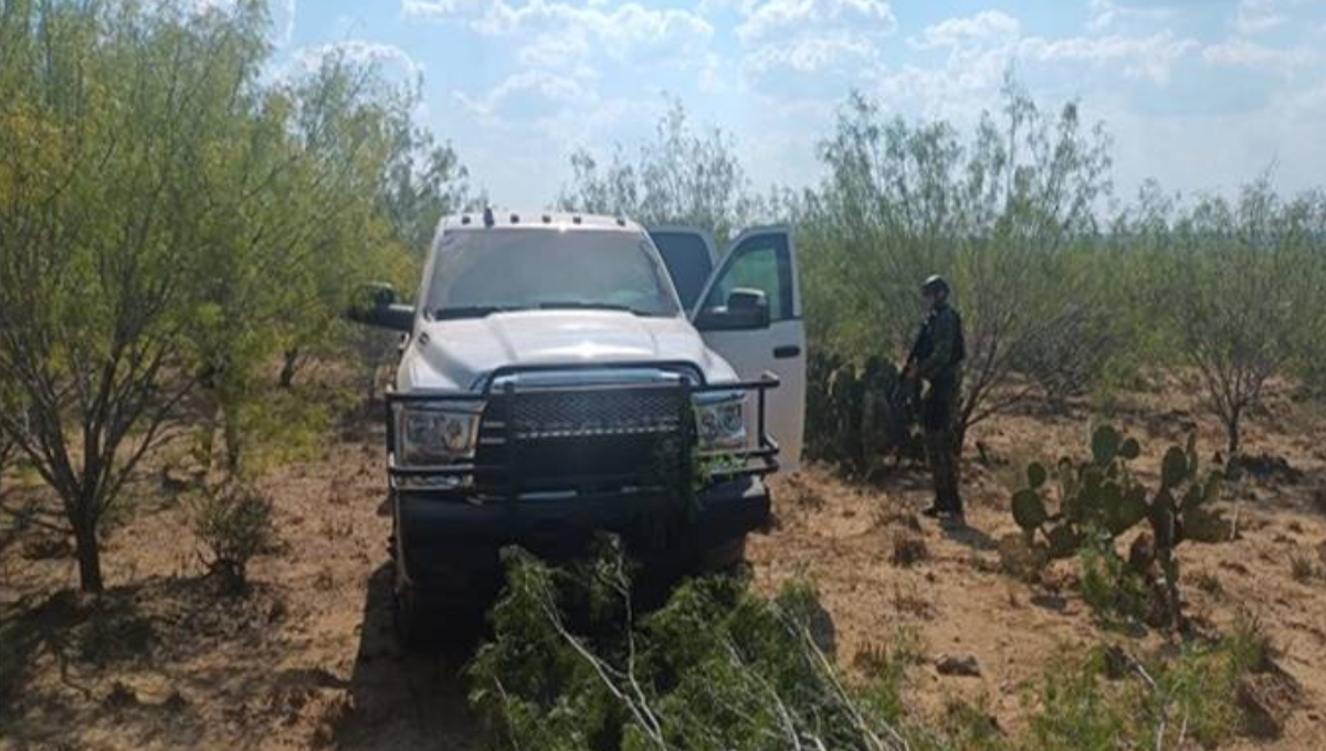 Ejército Mexicano asegura armamento, cargadores, cartuchos, vehículos y droga en Tamaulipas