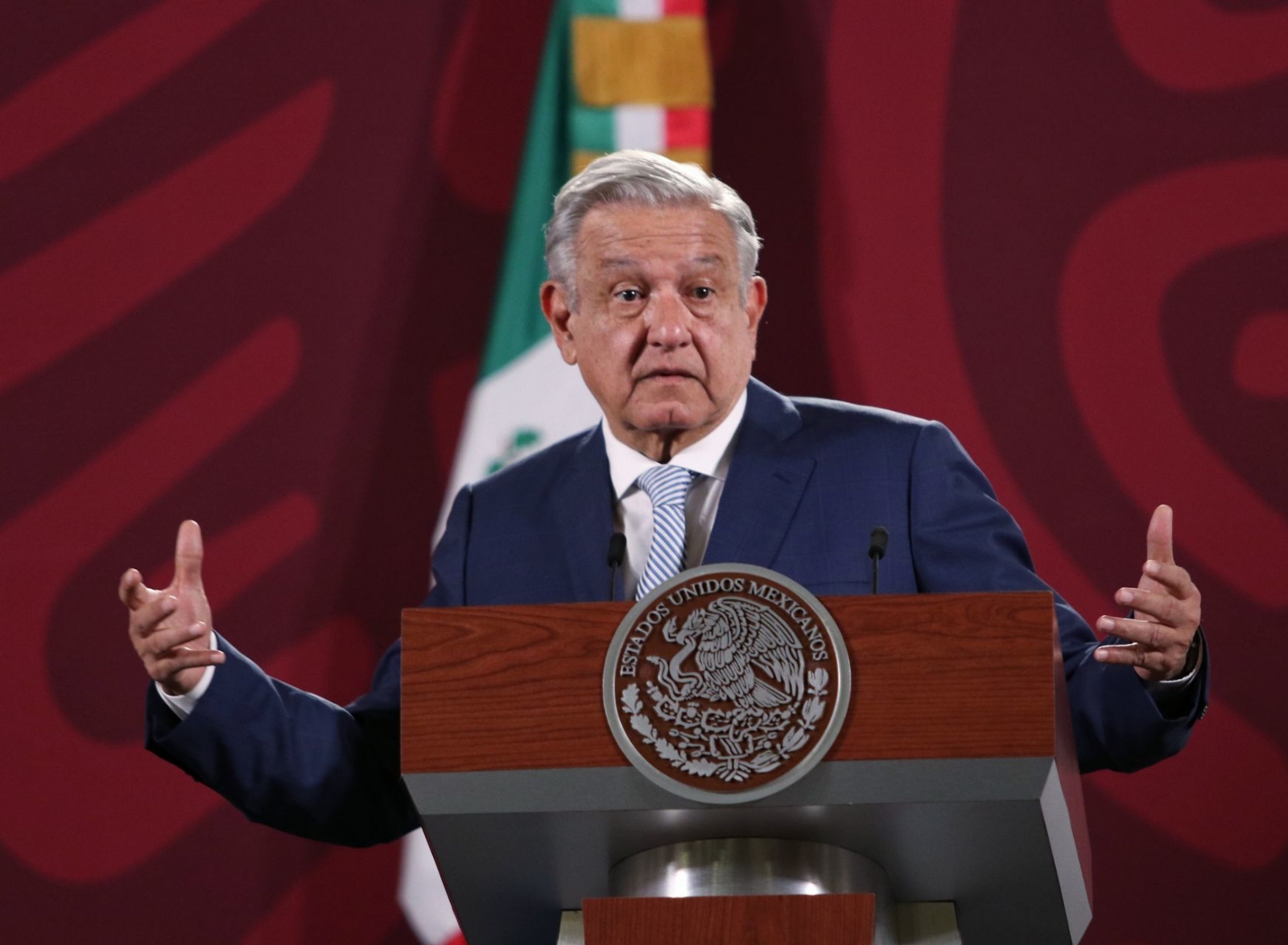 López Obrador confirma renuncia de fiscal de caso Ayotzinapa;
