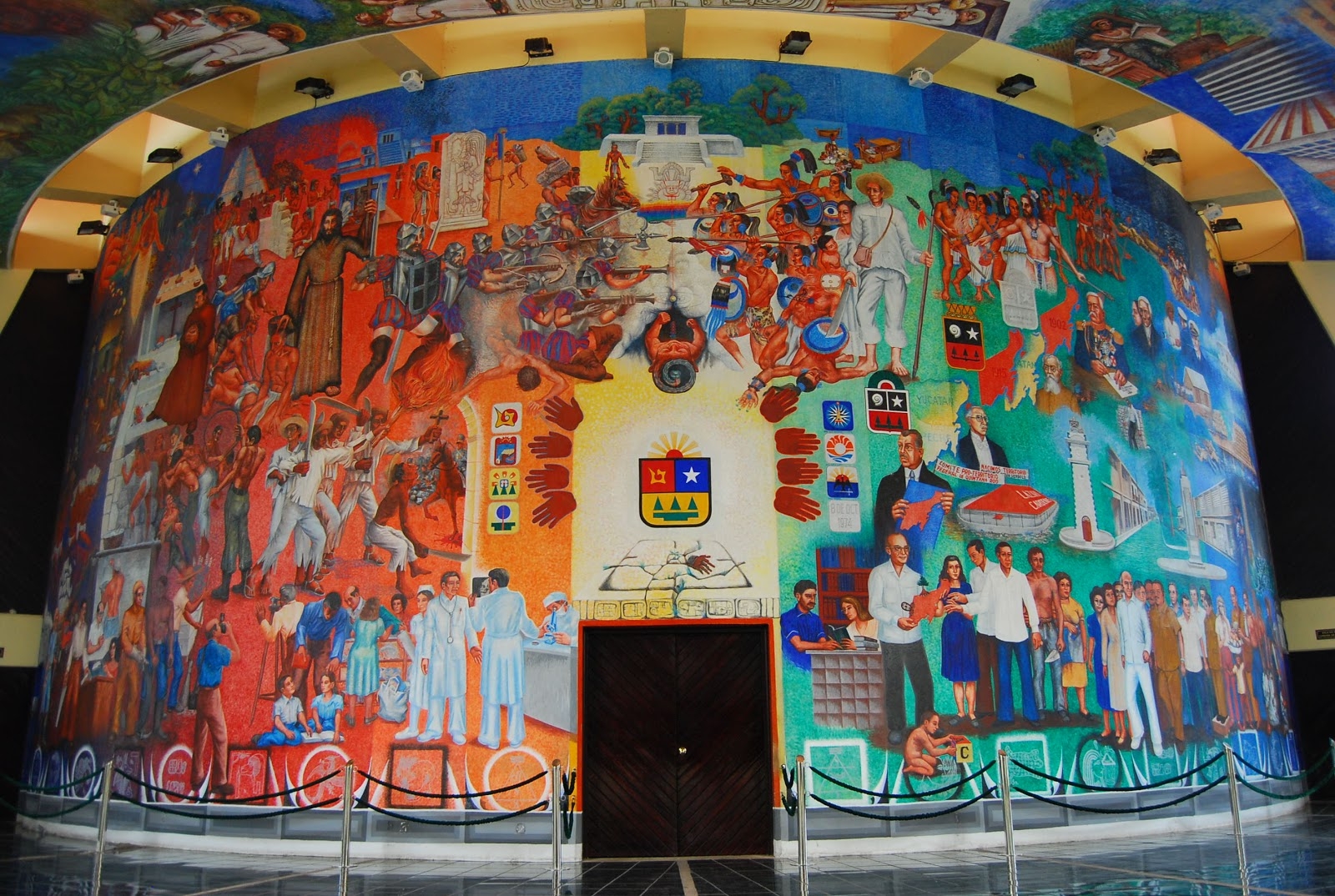 El Recinto del Poder Legislativo de Quintana Roo fue el sitio en el que los nuevos diputados locales asumieron su cargo, por un periodo constitucional de dos años
