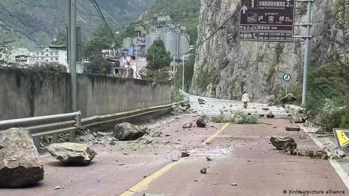 Sismo de magnitud 6.8 sacude China; hay 21 personas muertas