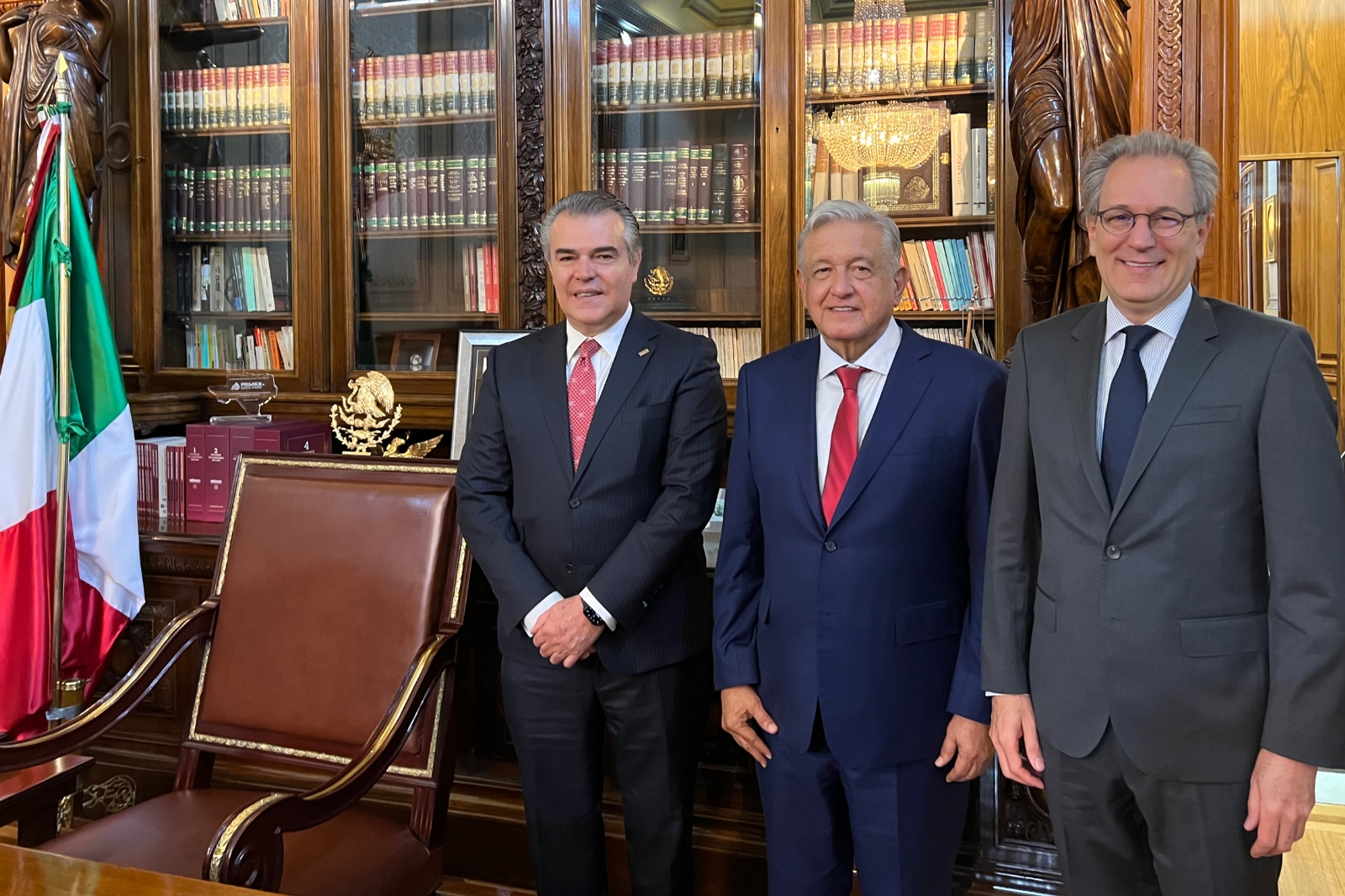 AMLO no dio detalles de los temas tratados durante su reunión con los presidentes de la CCE y del Consejo Mexicano de Negocios este lunes