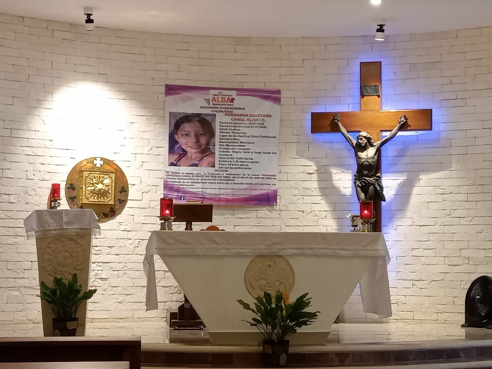 Fernanda Cayetana Canul cumple 13 años y su familia lo celebra con una misa