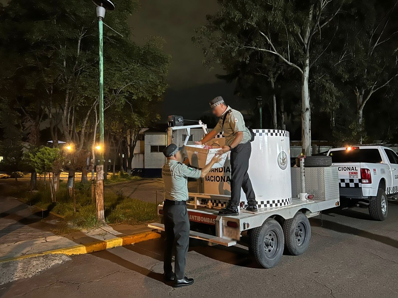 Guardia Nacional asegura 10 granadas en una empresa de mensajería en CDMX