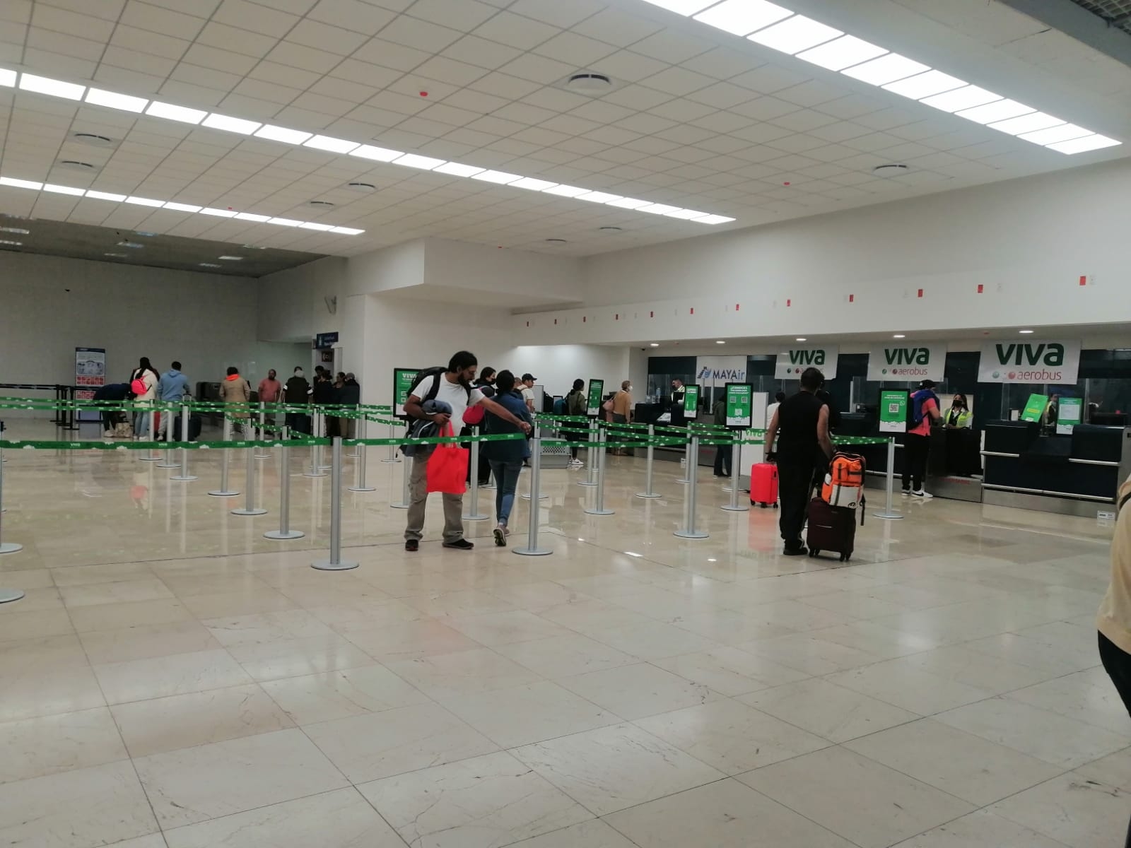 VivaAerobus retrasa 3 vuelos en el primer domingo del 2023 en el aeropuerto de Mérida