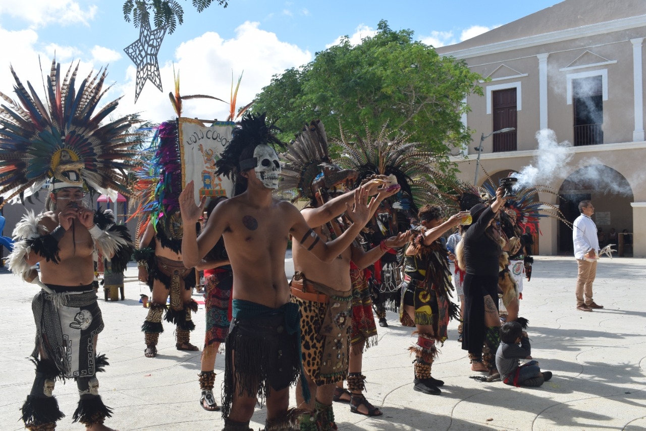 Activistas exponen la cultura maya y mexica con un espectáculo de danza en Progreso