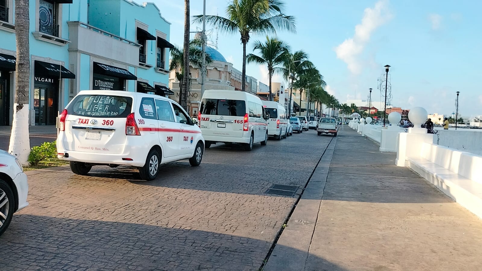 Taxistas de Cozumel se unen a la manifestación contra el ingreso de Uber en Quintana Roo
