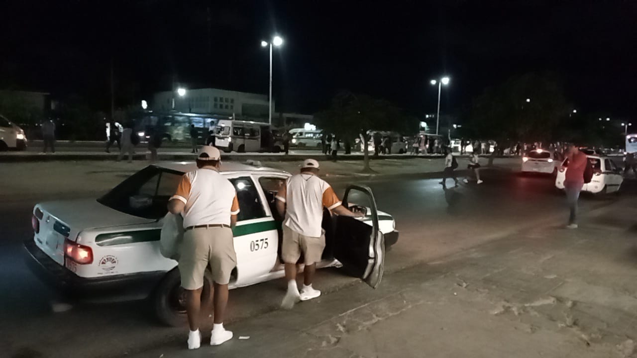 Taxistas en Cancún aumentan tarifas tras aprobación de Uber en la ciudad