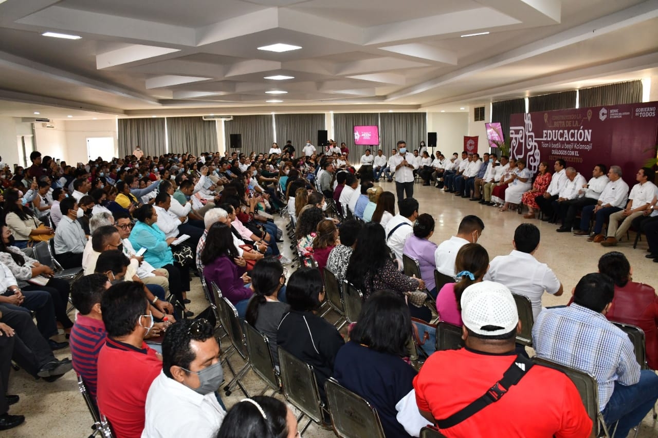 Exponen padres de familia y maestros necesidades en el sector educativo en Campeche