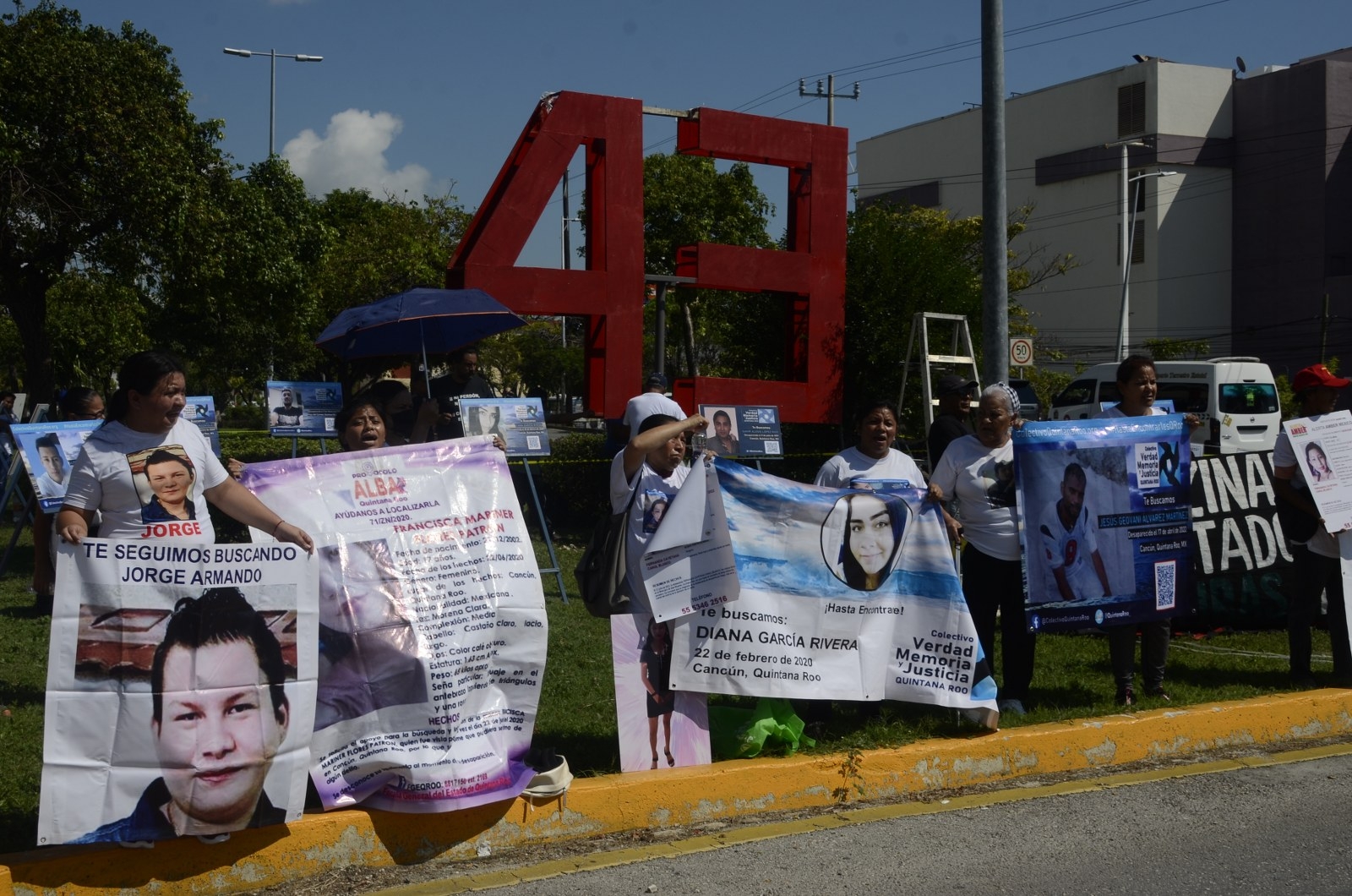 Madre denuncia omisiones de la FGE en el caso de su hijo desaparecido en Cancún