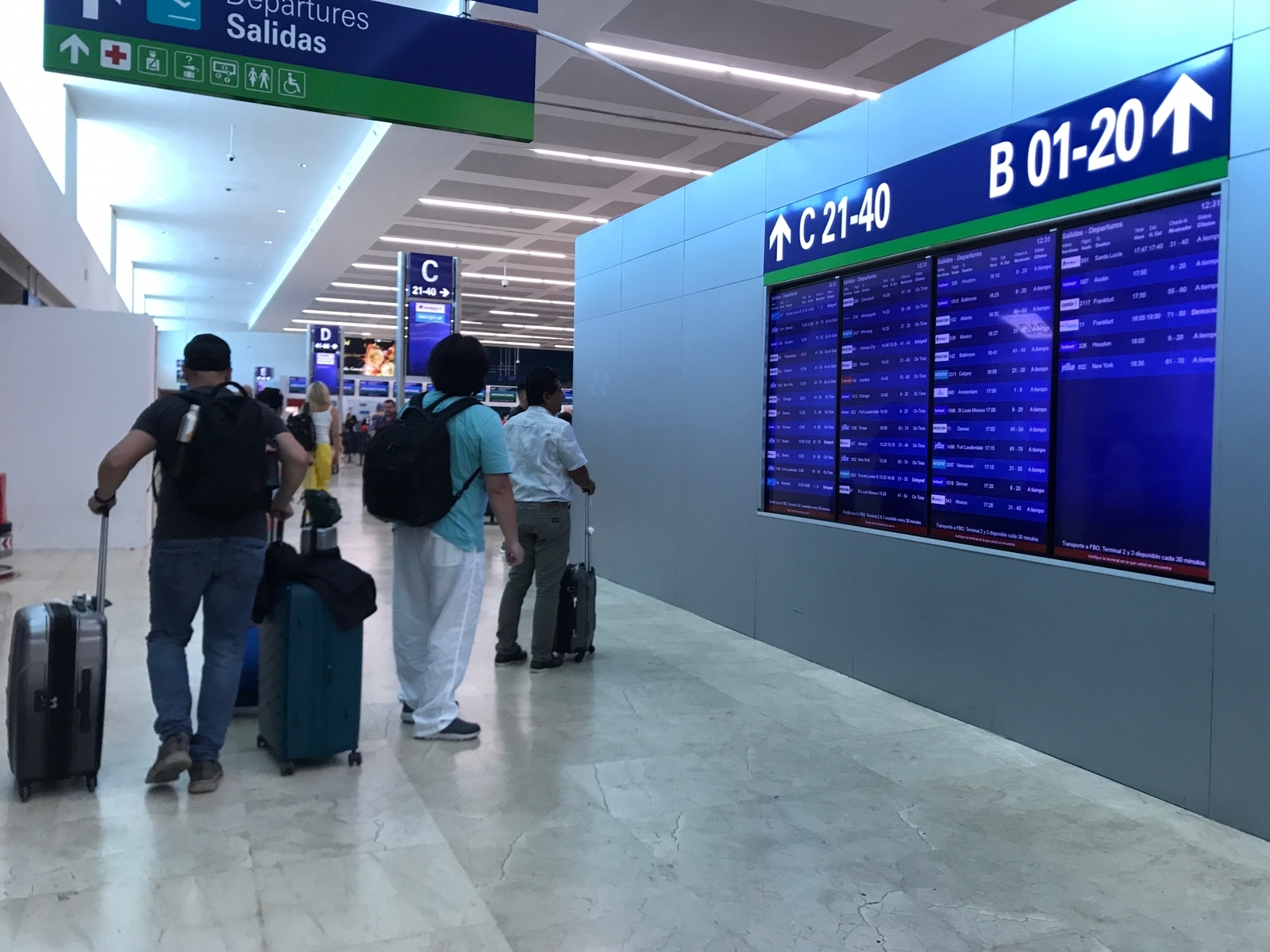 Inicia el descenso de operaciones en el Aeropuerto Internacional de Cancún: EN VIVO