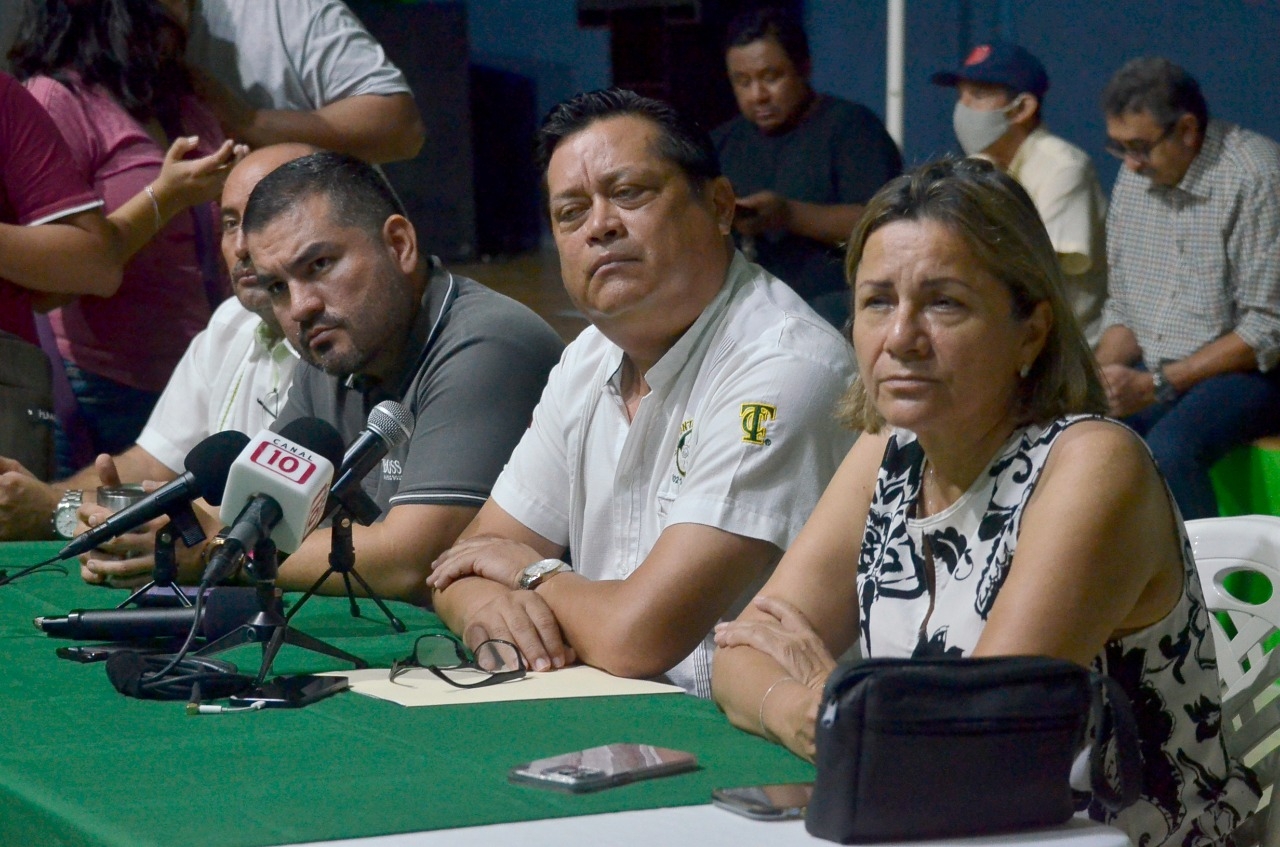 Taxistas de Cancún aseguran que Uber continúa siendo ilegal
