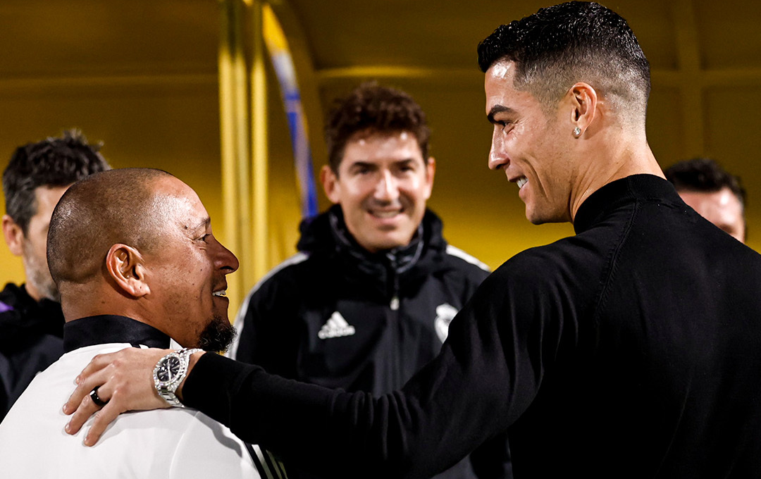 Cristiano Ronaldo visita a excompañeros del Real Madrid en su entrenamiento