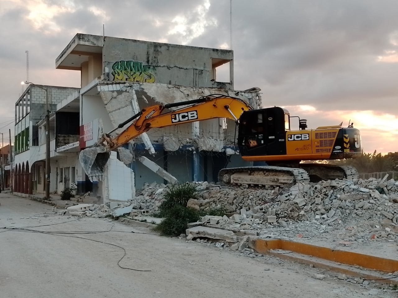 Tren Maya: Derriban edificios en derecho de vía del Tramo 2 Escárcega-Calkiní