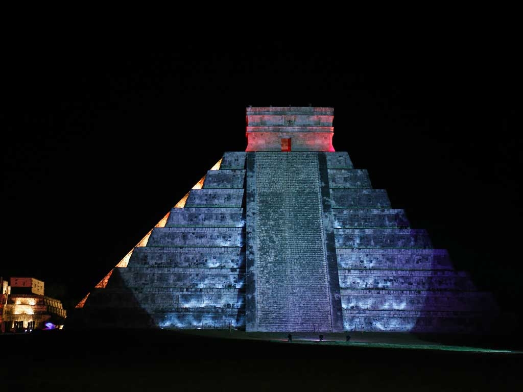 ¿Cuánto cuesta el espectáculo nocturno en Chichén Itzá y dónde comprar los boletos?