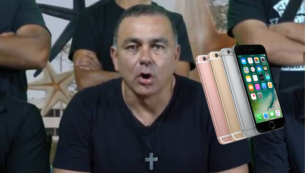 Carlos Mimenza, el día que regaló Iphone para formar autodefensas en Quintana Roo