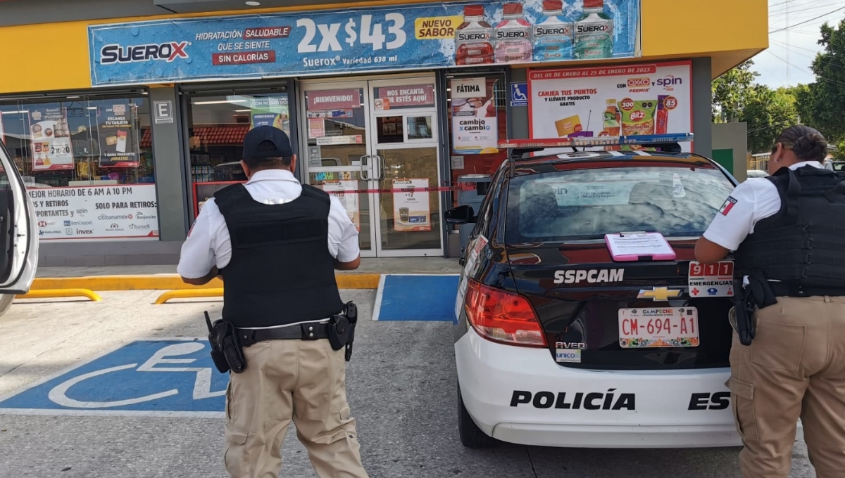 Roban más de mil 300 pesos durante un asalto violento en un Oxxo de Ciudad del Carmen