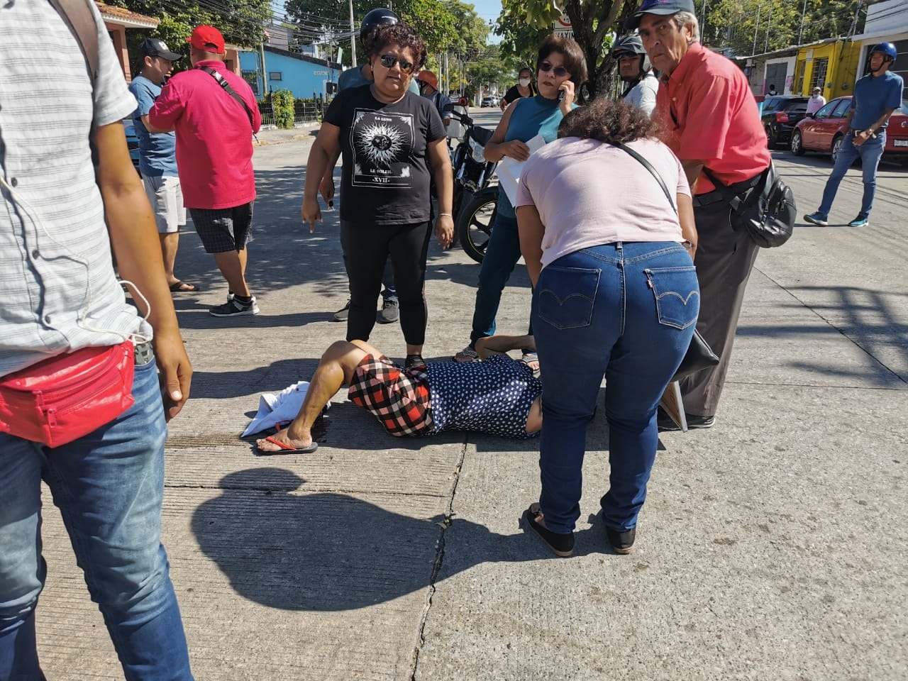 Camioneta atropella a una abuelita en Ciudad del Carmen