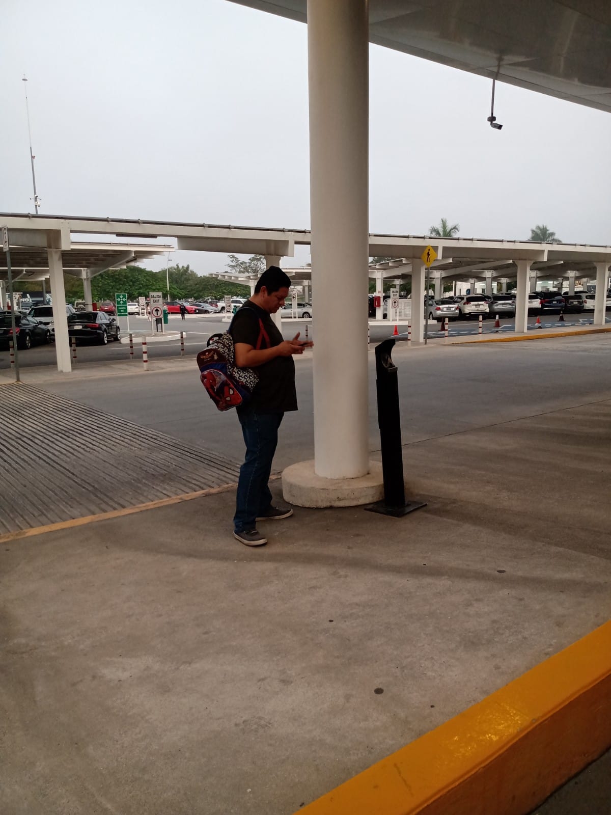 Reubican áreas para fumar por la Ley Antitabaco en el aeropuerto de Mérida
