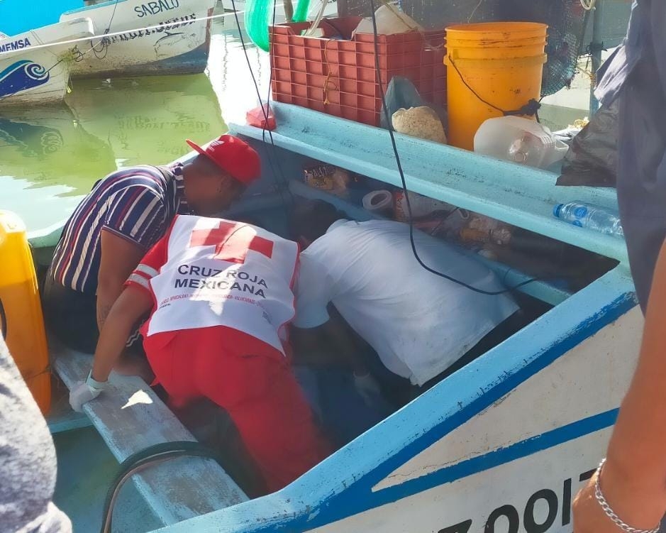 Marqueta de hielo de 100 kilos aplasta a pescador en Progreso