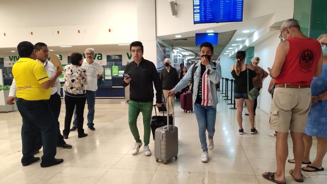 Volaris retrasa llegada del vuelo 5686 Guadalajara-Mérida hoy viernes