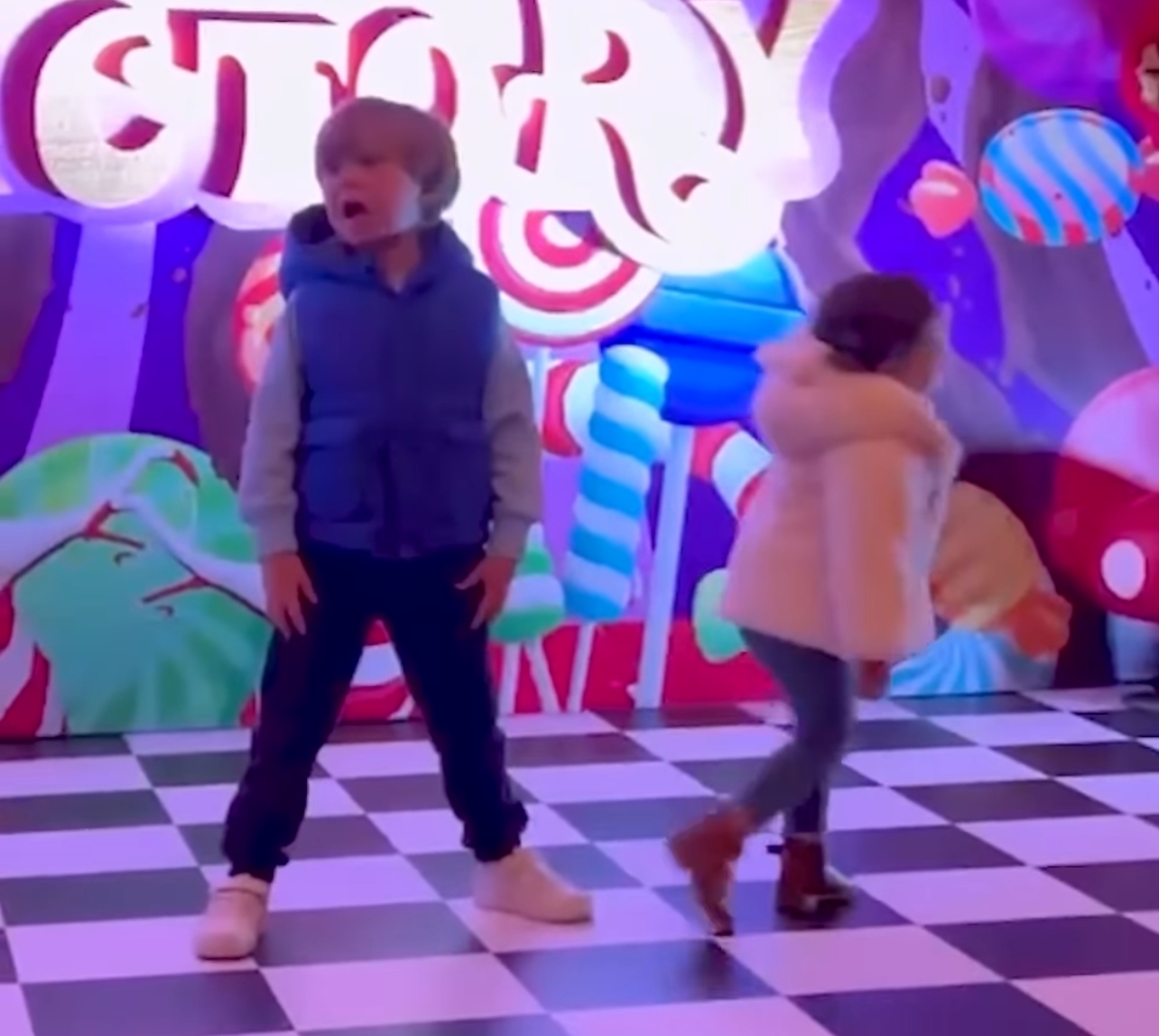 ¡Los mini RBD! Captan a hijos de Anahí y Dulce María compartiendo el escenario: VIDEO