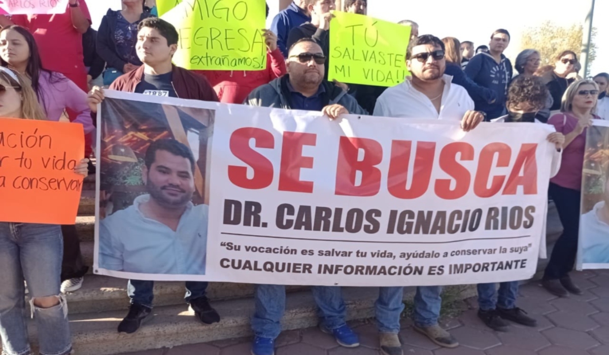 Familiares y amigos de Carlos Ignacio Ríos Basurto exigieron a las autoridades su búsqueda y localización