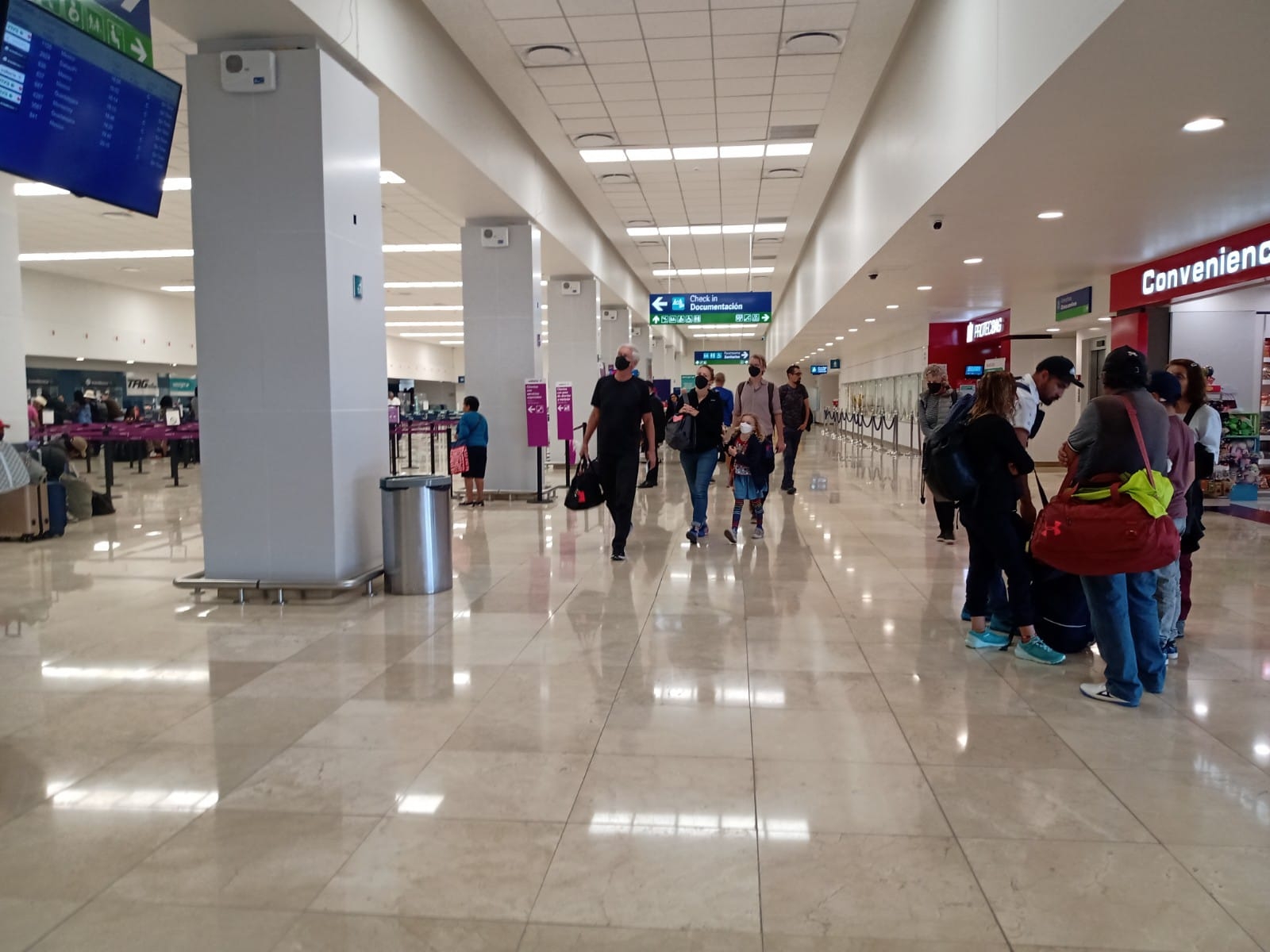 La mañana de este lunes se reportó el atraso en el aterrizaje de un vuelo y dos llegadas adelantadas en el aeropuerto de Mérida