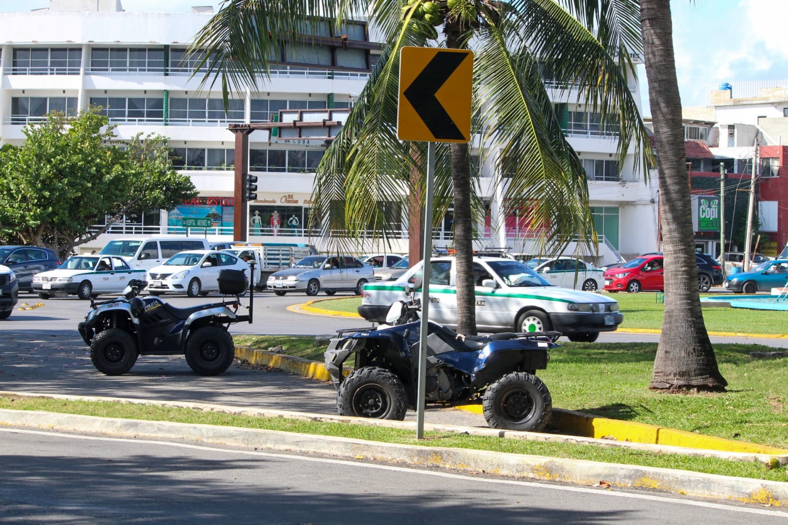 Así luce el flujo vehicular en la Zona Hotelera de Cancún tras el bloqueo de los taxistas: EN VIVO