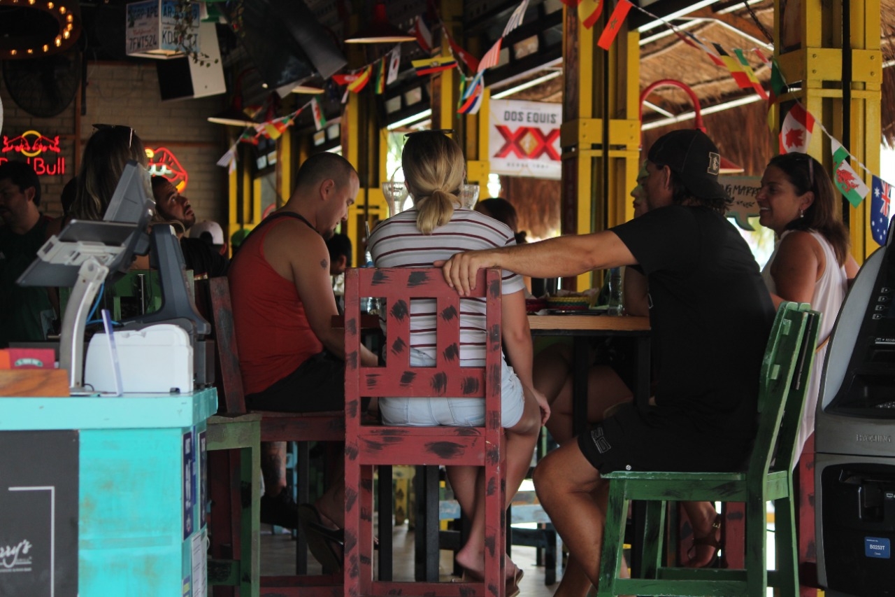 Restauranteros de Cancún preparan lista de amparos por la reforma a la ley antitabaco