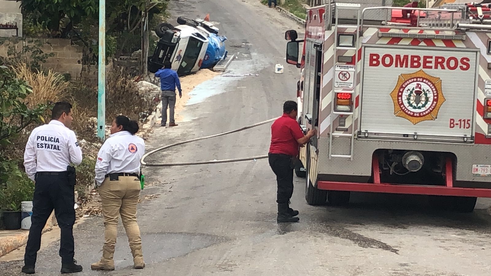 Vuelca pipa de gas LP en Lerma, Campeche; hay un lesionado