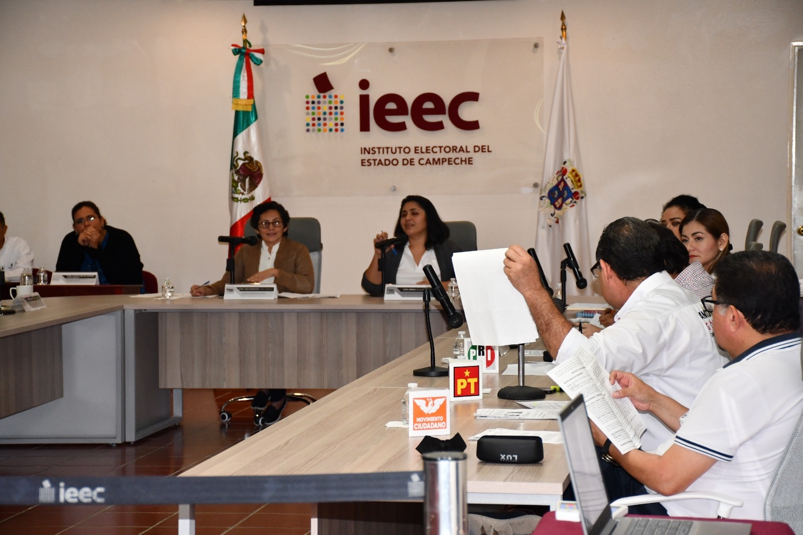 En Campeche, aprueban la reducción del presupuesto del IEEC