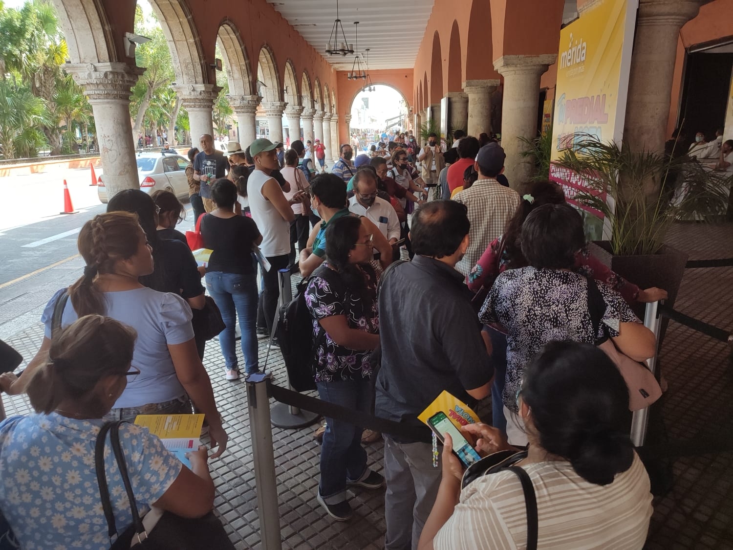 Vecinos de Mérida aprovechan último día del 30% de descuento en el predial 2023