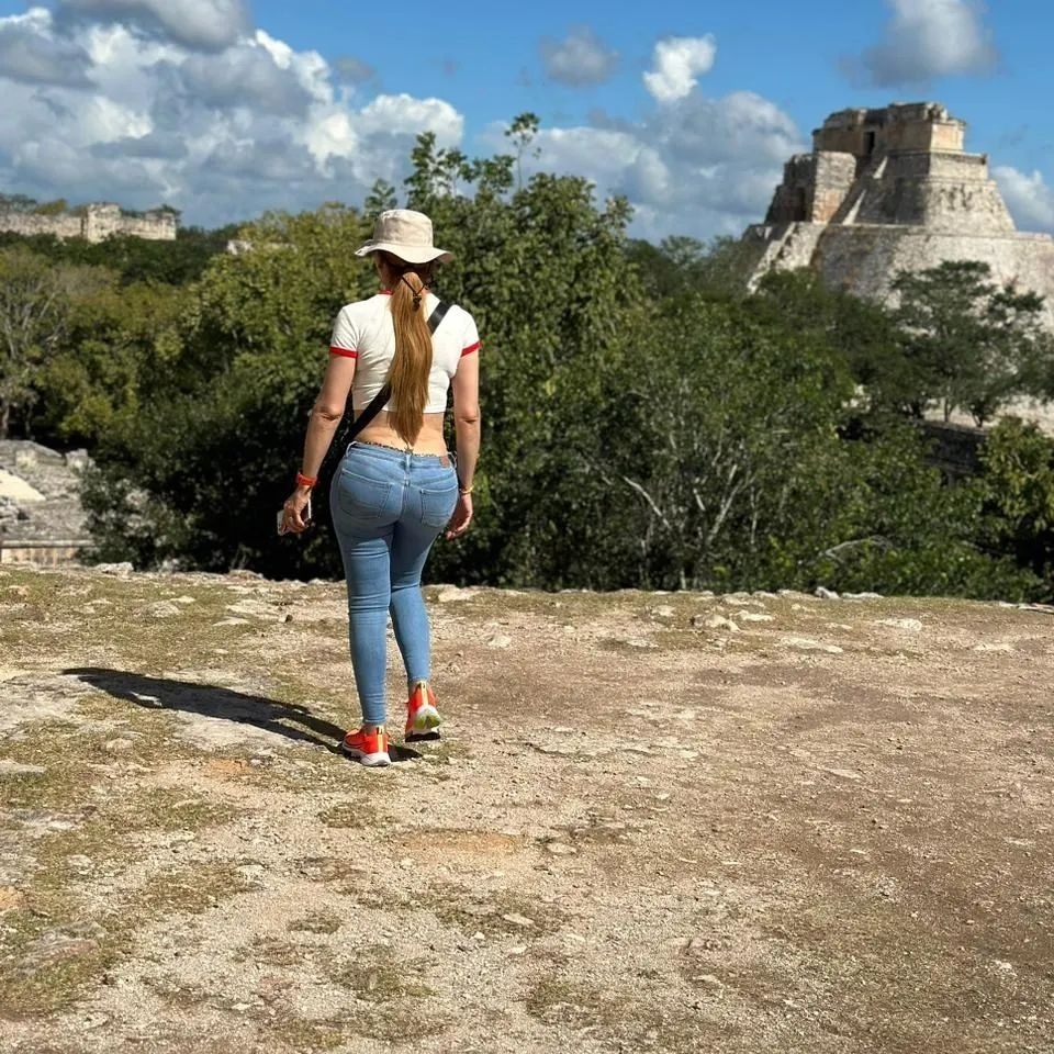Mhoni Vidente presume sus vacaciones en la zona arqueológica de Uxmal