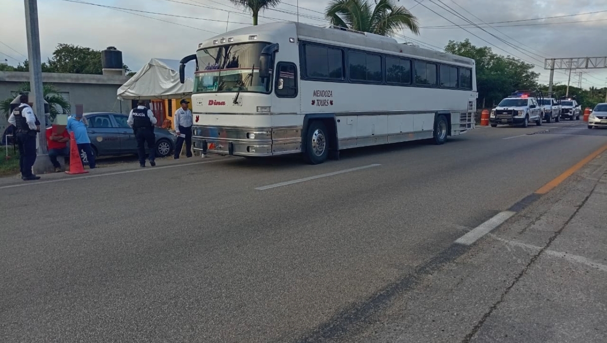 Aseguran a 82 migrantes de Turquía, Brasil y Cuba en la carretera Campeche-Mérida