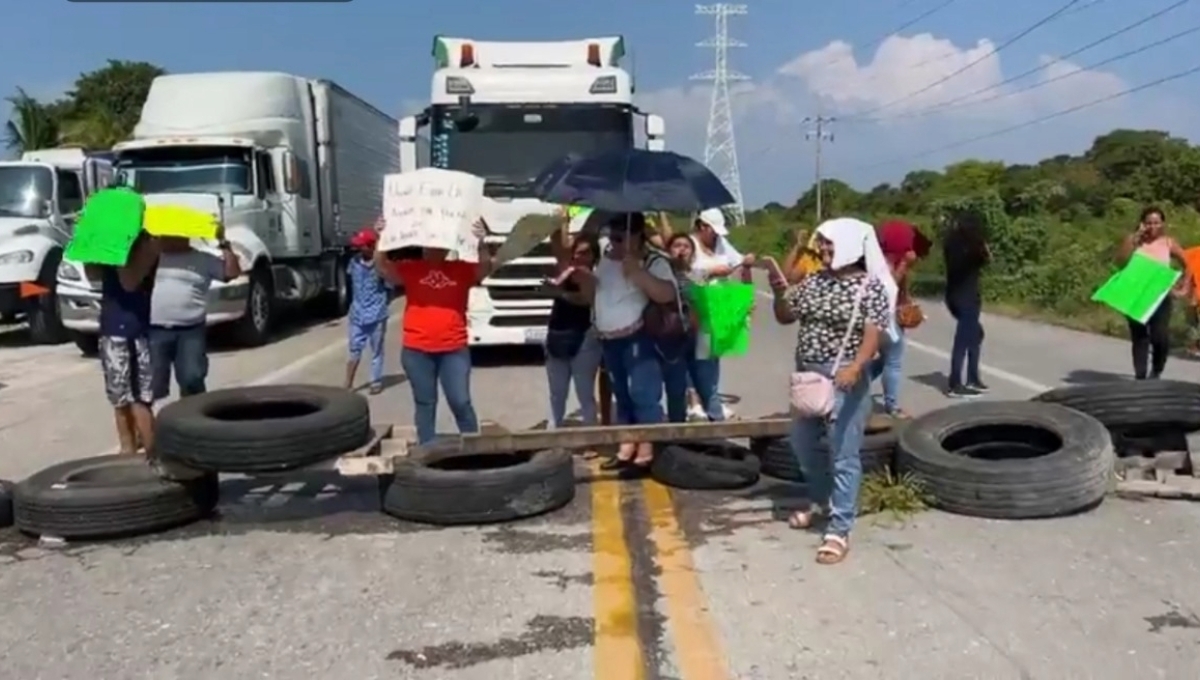 Ayuntamiento de Ciudad del Carmen impone 'cobro de piso' a traileros