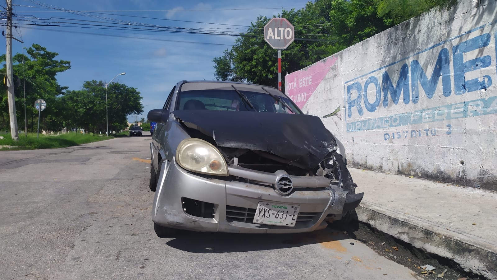 Choque en el fraccionamiento Juan Pablo, en Mérida, deja dos lesionados