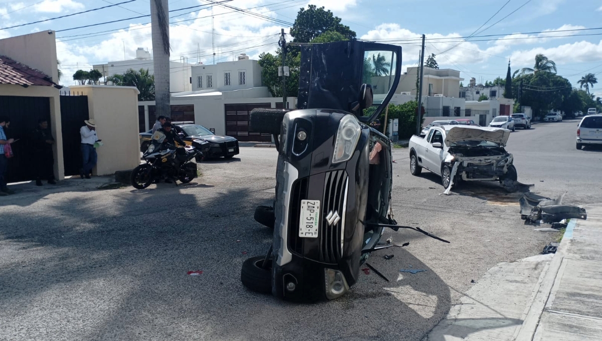 Aparatoso accidente al Sur de Mérida deja una joven lesionada