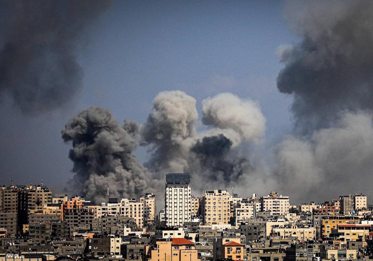 Israel bombardea aeropuertos de Siria