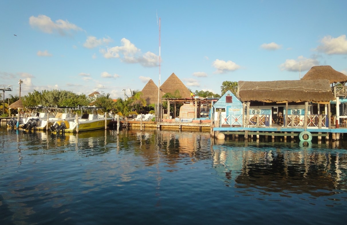 Isla Mujeres: Falta de monitoreo en la laguna Makax provoca contaminación en sus aguas