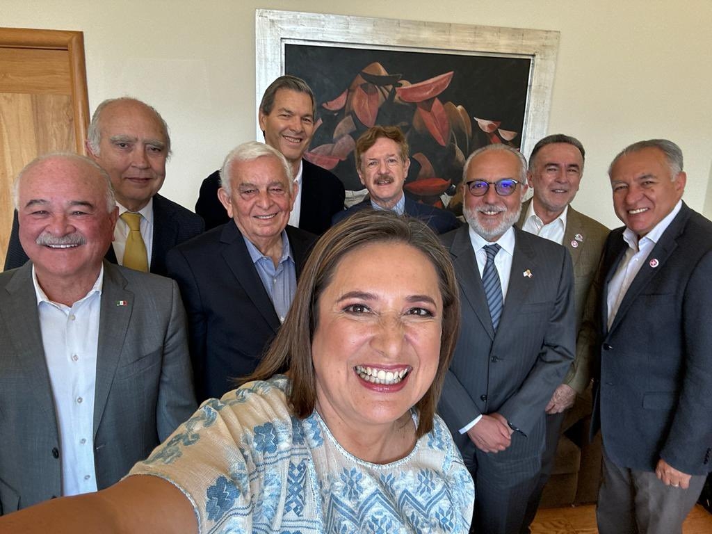 Xóchitl Gálvez se reúne con exgobernadores del PAN