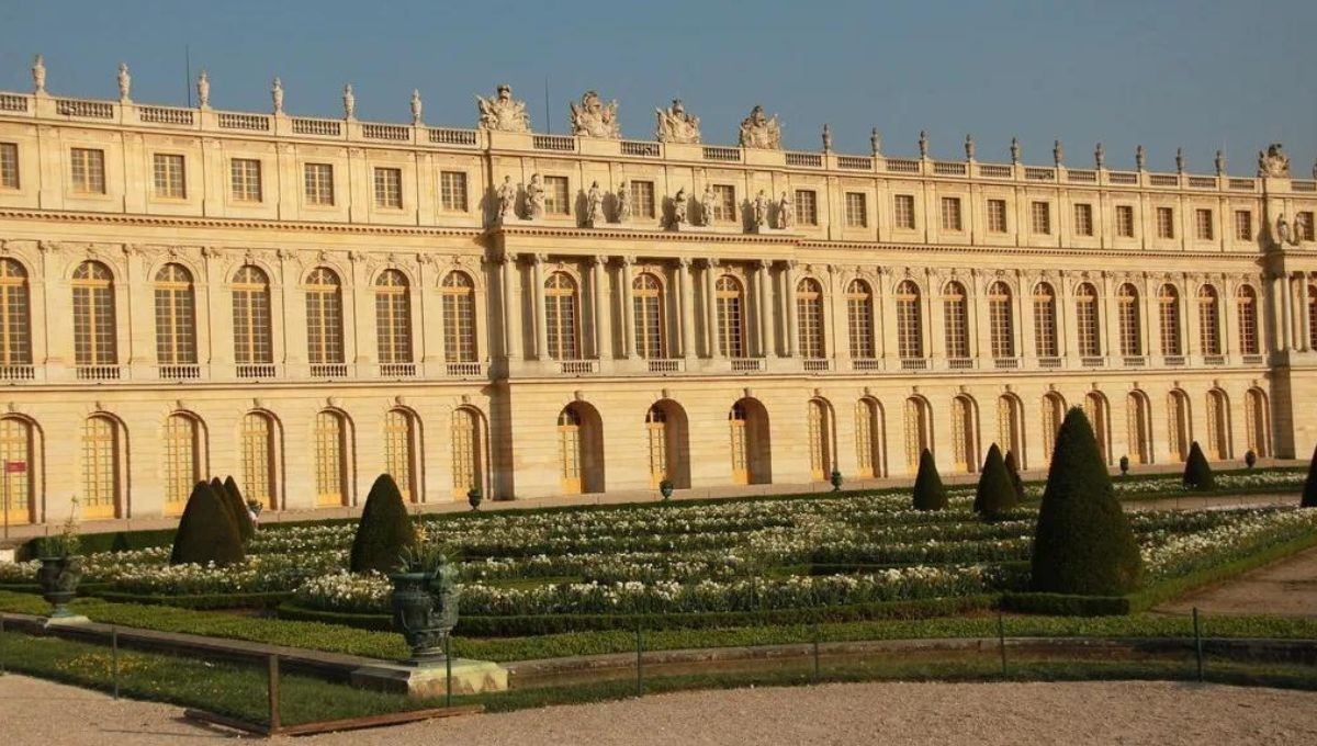 Evacuan el Palacio de Versalles en Francia ante amenaza de bomba