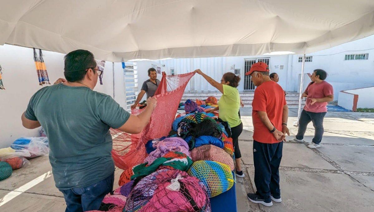 Cereso de Chetumal, reclusos realizan cuarto tianguis de hamacas