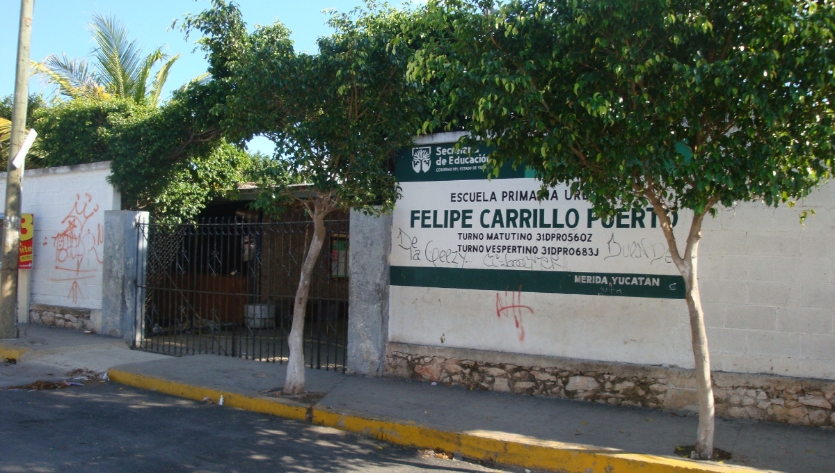 Cae ventilador sobre una niña en una escuela de Mérida y le corta la oreja