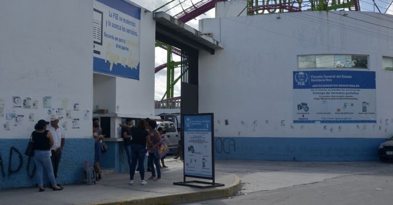 Elementos de la FGE en Cancún se dan un 'pasón' y son trasladados al hospital