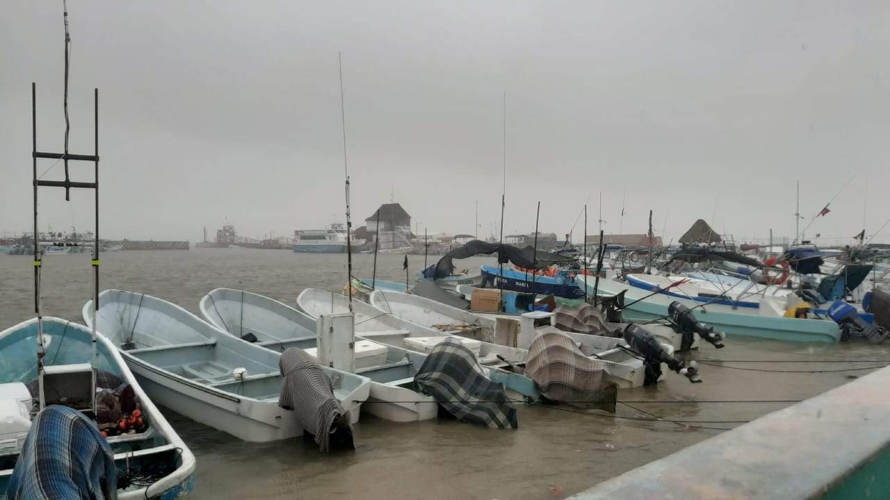 Frente Frío No. 6, afecta a más de 1,500 pescadores del puerto de Chiquilá