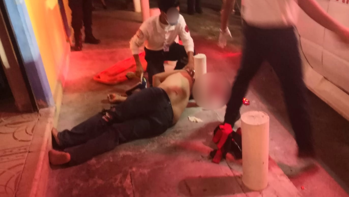 Hombre cae de un segundo piso en Cancún, Quintana Roo