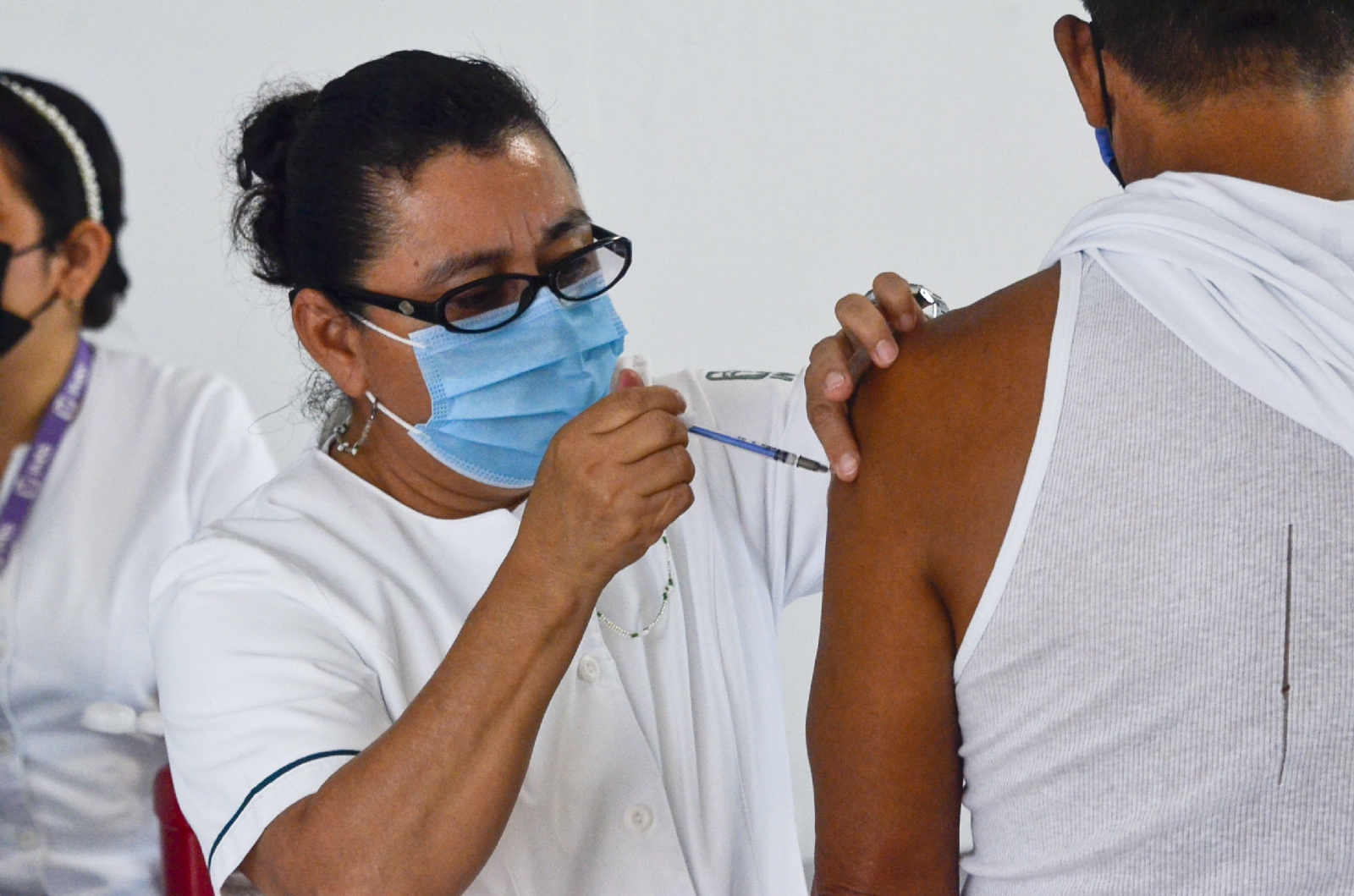 Quintana Roo recibe tarde y limitadas las vacunas contra el COVID-19