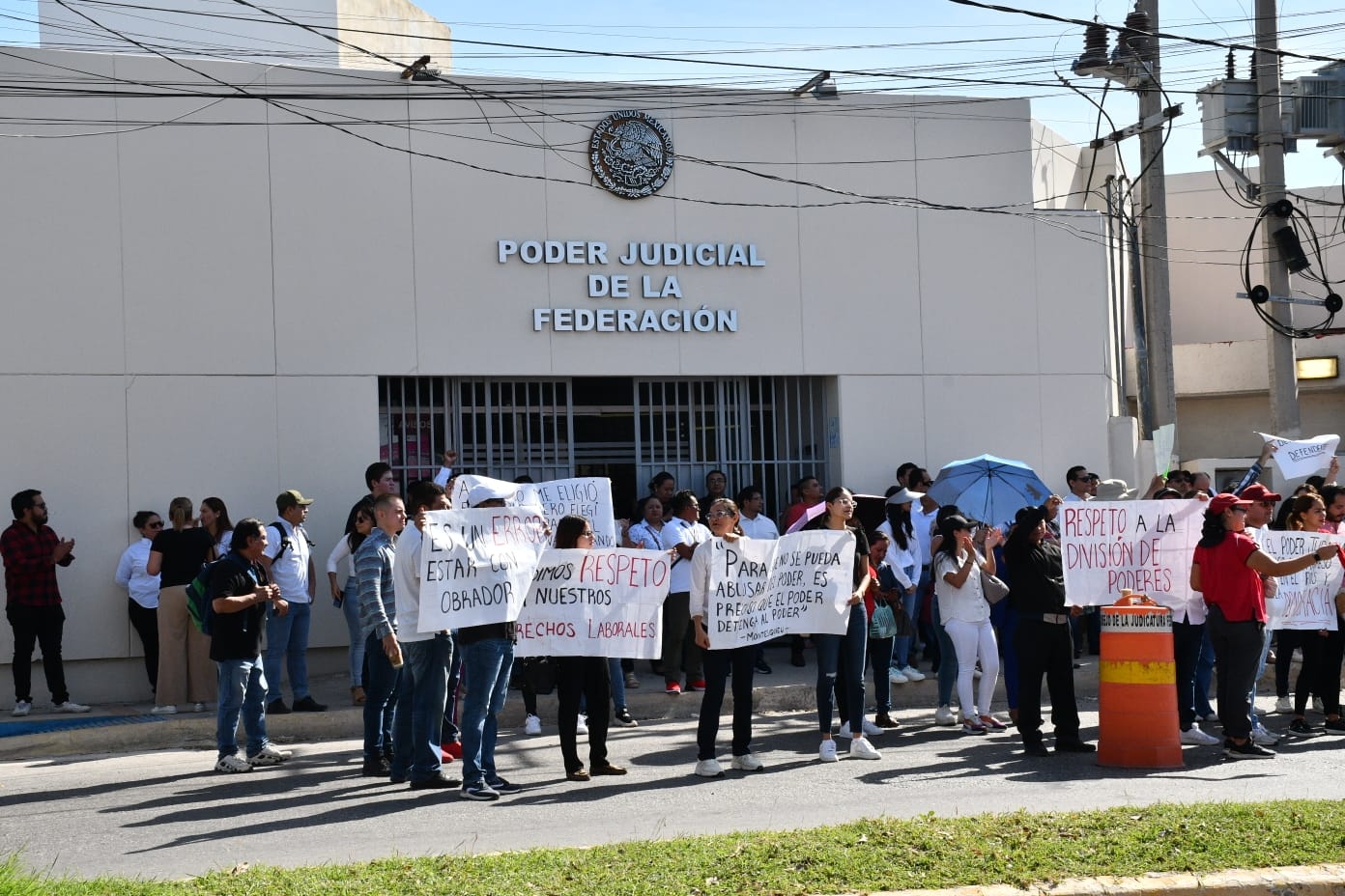 Cerca de 500 empleados del Poder Judicial en Campeche inician paro nacional con una protesta