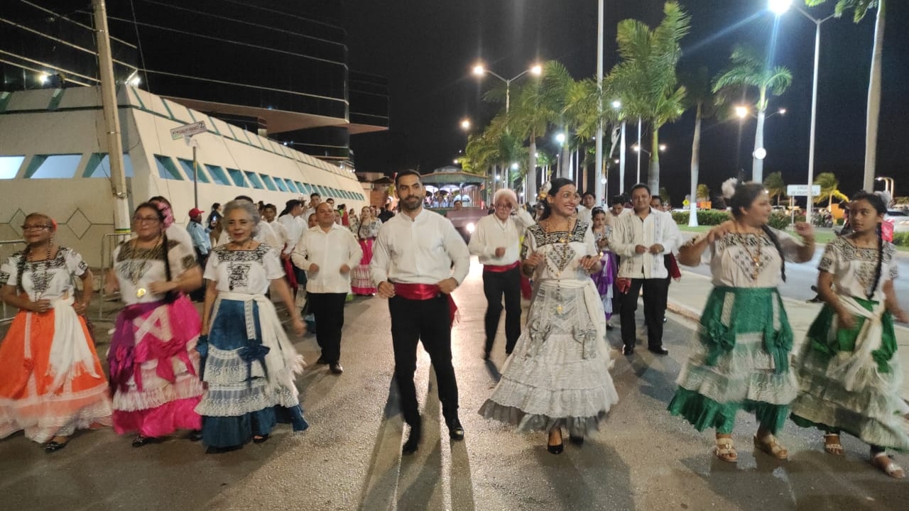 Fiesta del Palmar y del Sarao llena de música y color el malecón de Campeche: EN VIVO
