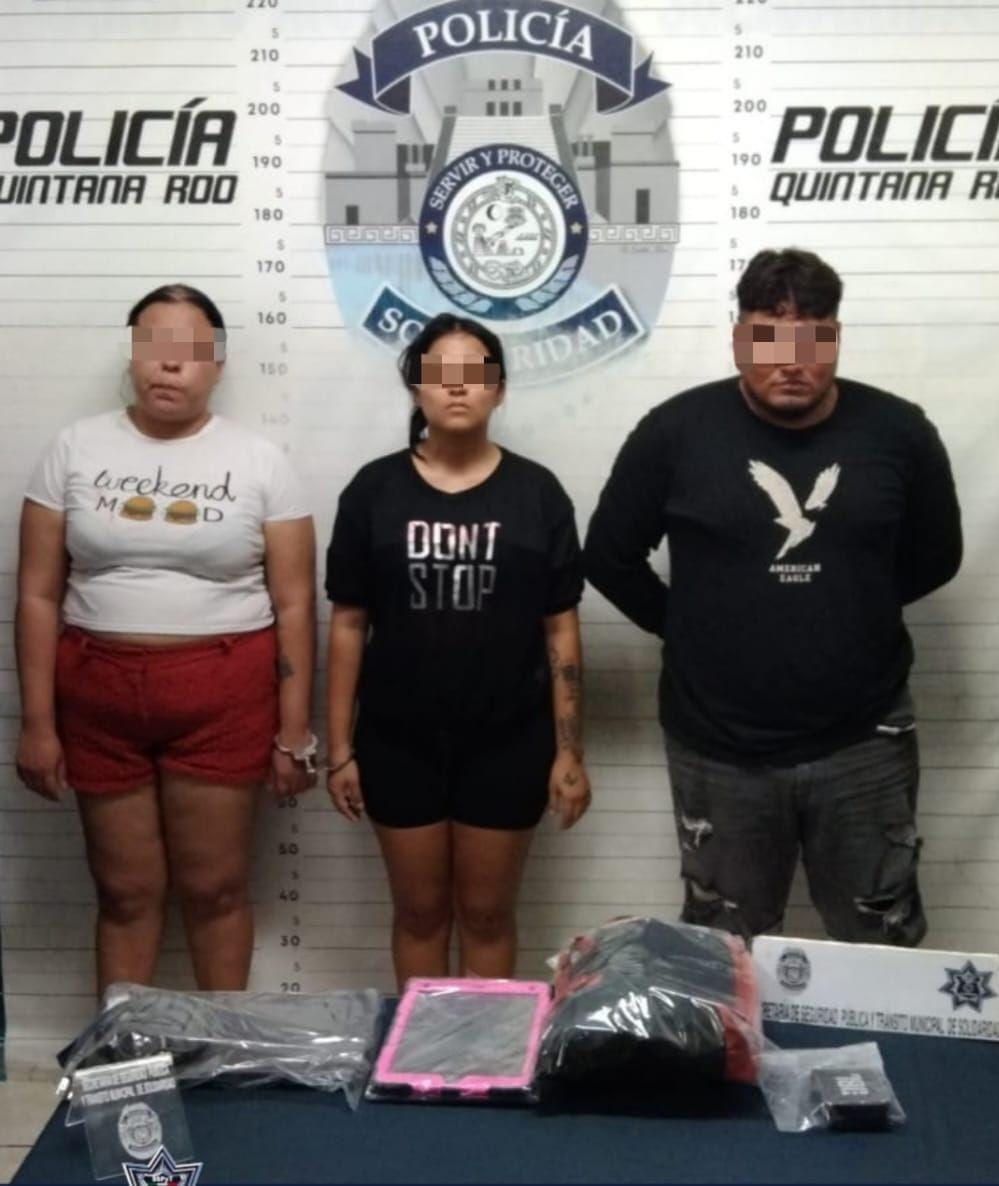 Detienen a tres personas en Playa del Carmen por posible robo de artículos digitales